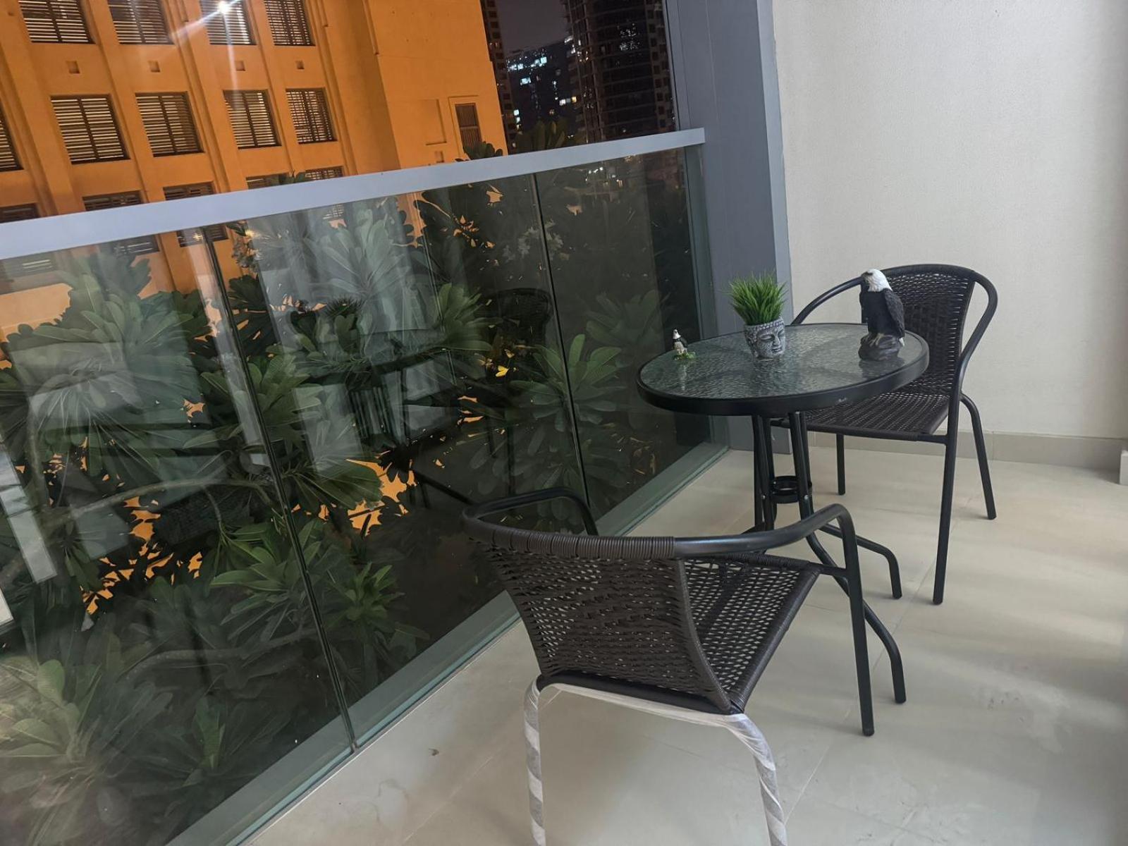 Modern 1-Br Apartment Close To Dubai Mall And Burj Khalifa Exterior photo