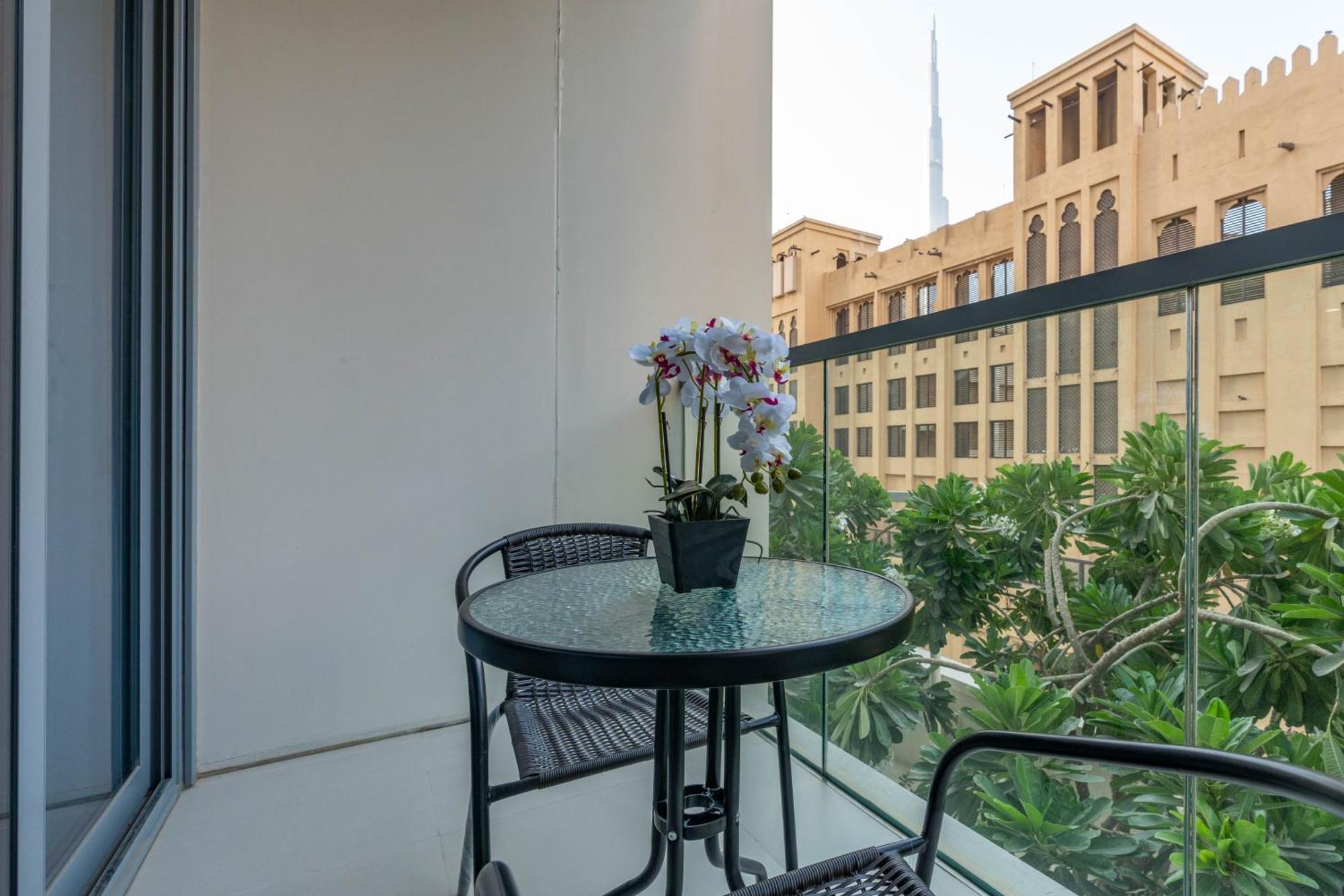 Modern 1-Br Apartment Close To Dubai Mall And Burj Khalifa Exterior photo